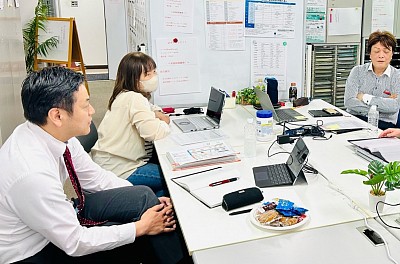 社内